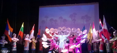 ទស្សនីយភាពដ៏វិសេសវិសាលក្នុងពិធីបិទបញ្ចប់មហោស្របរាំតុក្កតាអាស៊ីអាគ្នេយ៍